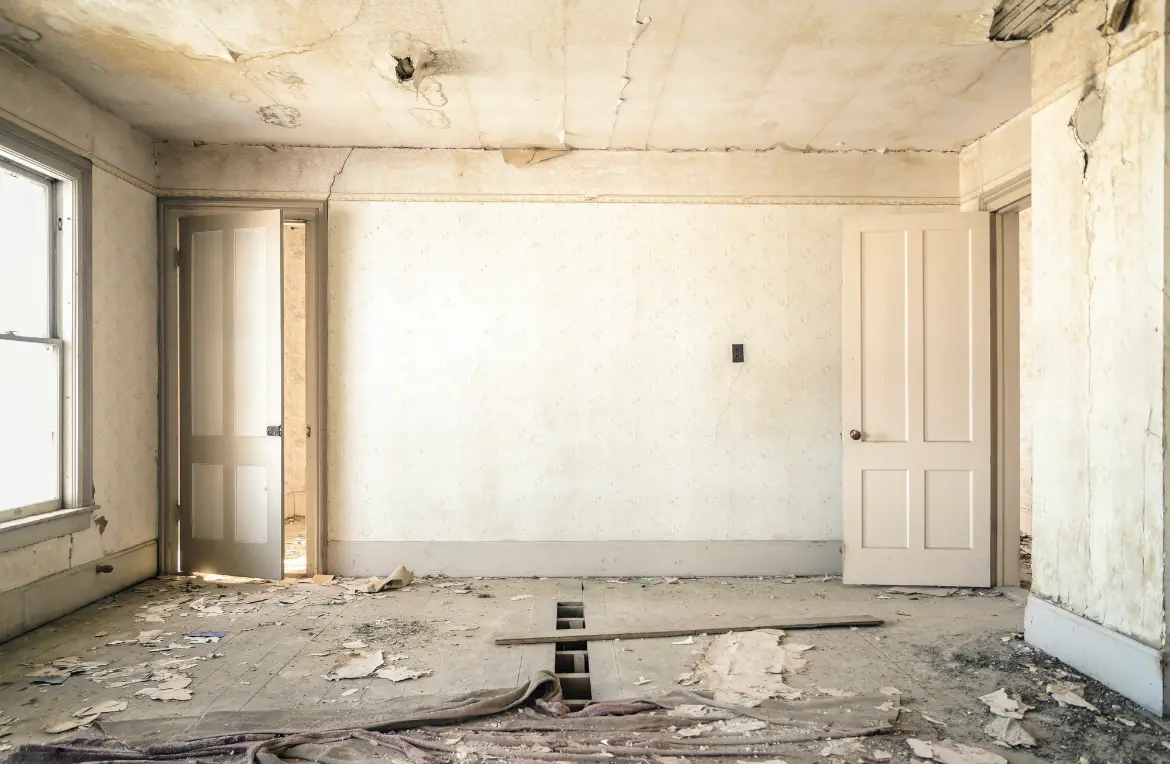 Waste disposal crew managing a cleanout project in Wilna